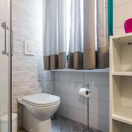 Cozy And Warm 1 Bedroom - Via Sapeto Apartment *