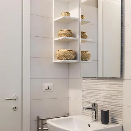 Cozy And Warm 1 Bedroom - Via Sapeto * Milan