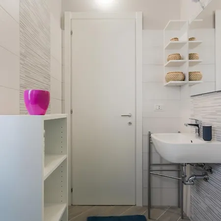 Cozy And Warm 1 Bedroom - Via Sapeto Apartment Milan